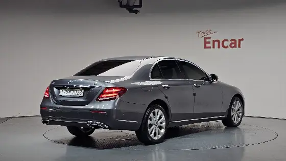 2020 Mercedes-Benz E-Class E300 4MATIC Exclusive