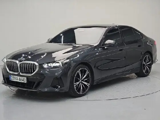 2024 BMW 5-Series 530i xDrive M Sport