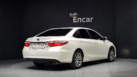 2016 Toyota Camry Hybrid XLE