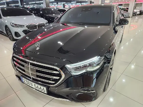 2025 Mercedes-Benz E-Class E300 4MATIC Exclusive