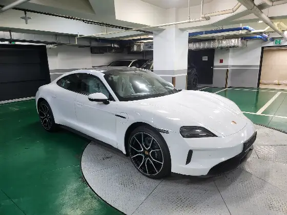 2024 Porsche Taycan Base