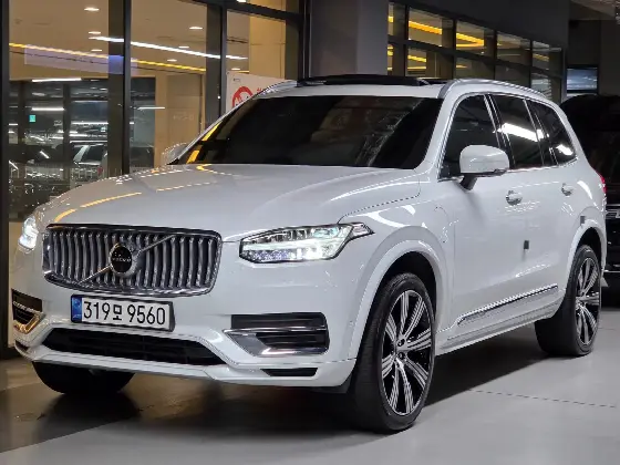 2022 Volvo XC90 T8 Ultimate Bright Hybrid
