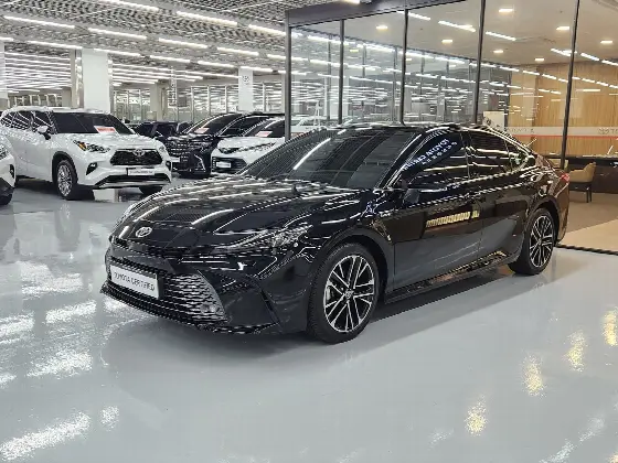 2025 Toyota Camry 2.5 XLE Premium Hybrid