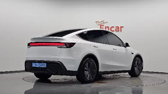 2026 Tesla Model Y Premium Long Range AWD