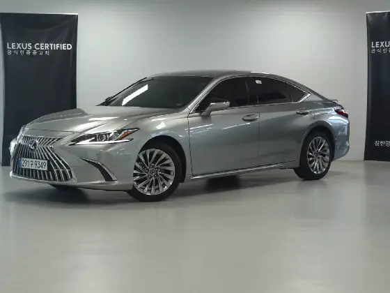 2025 Lexus ES Luxury Plus