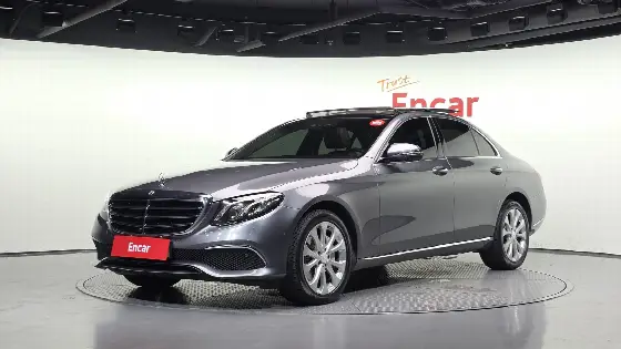 2019 Mercedes-Benz E-Class E300 4MATIC Exclusive