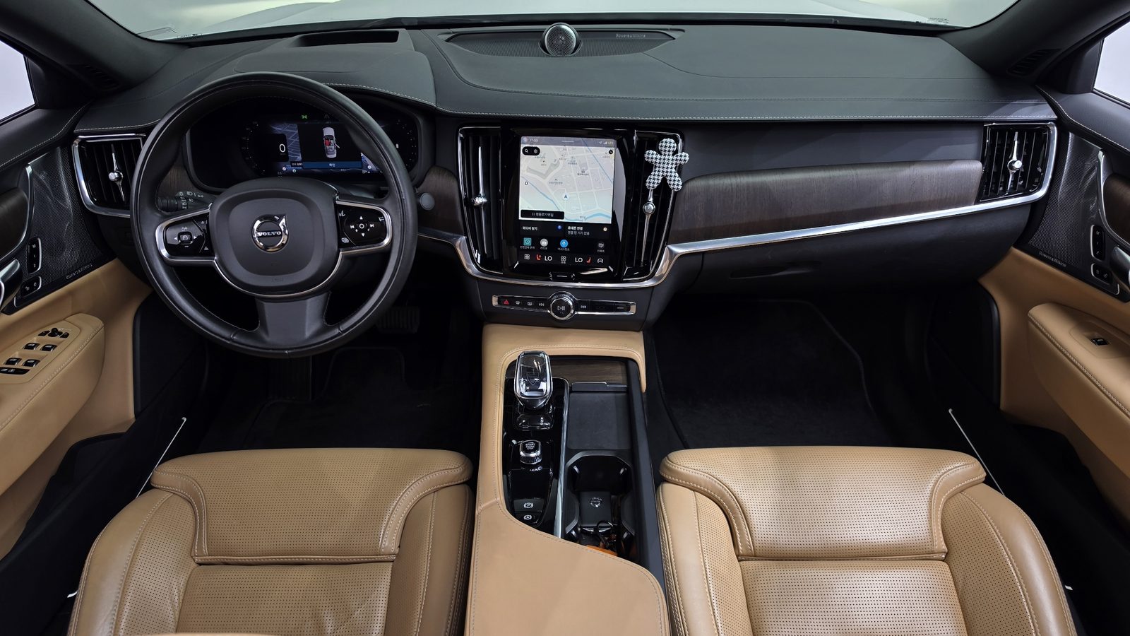 2022 Volvo S90