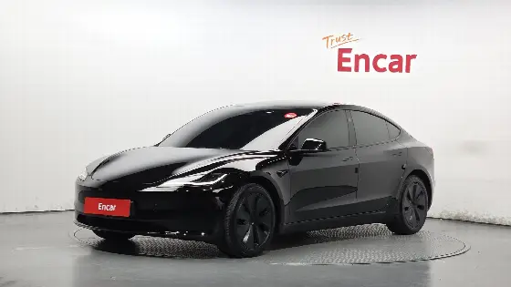 2025 Tesla Model 3 RWD