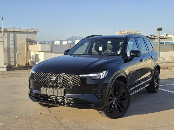 2026 Volvo XC90 B6 Black Edition
