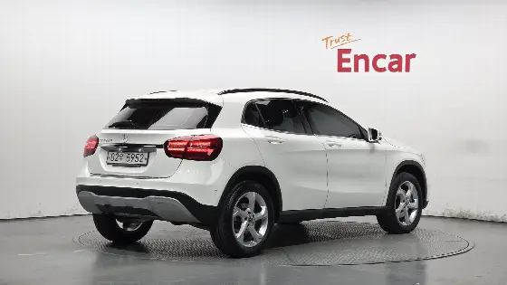 2019 Mercedes-Benz GLA-Class GLA220