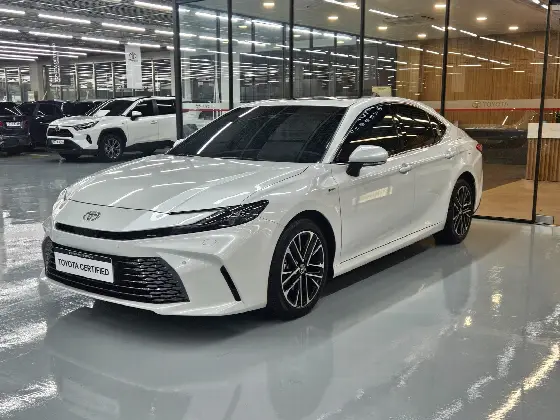 2025 Toyota Camry 2.5 XLE Hybrid