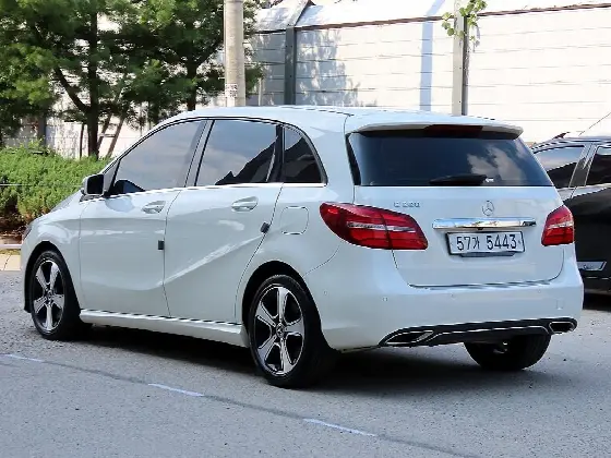 2018 Mercedes-Benz B-Class B220