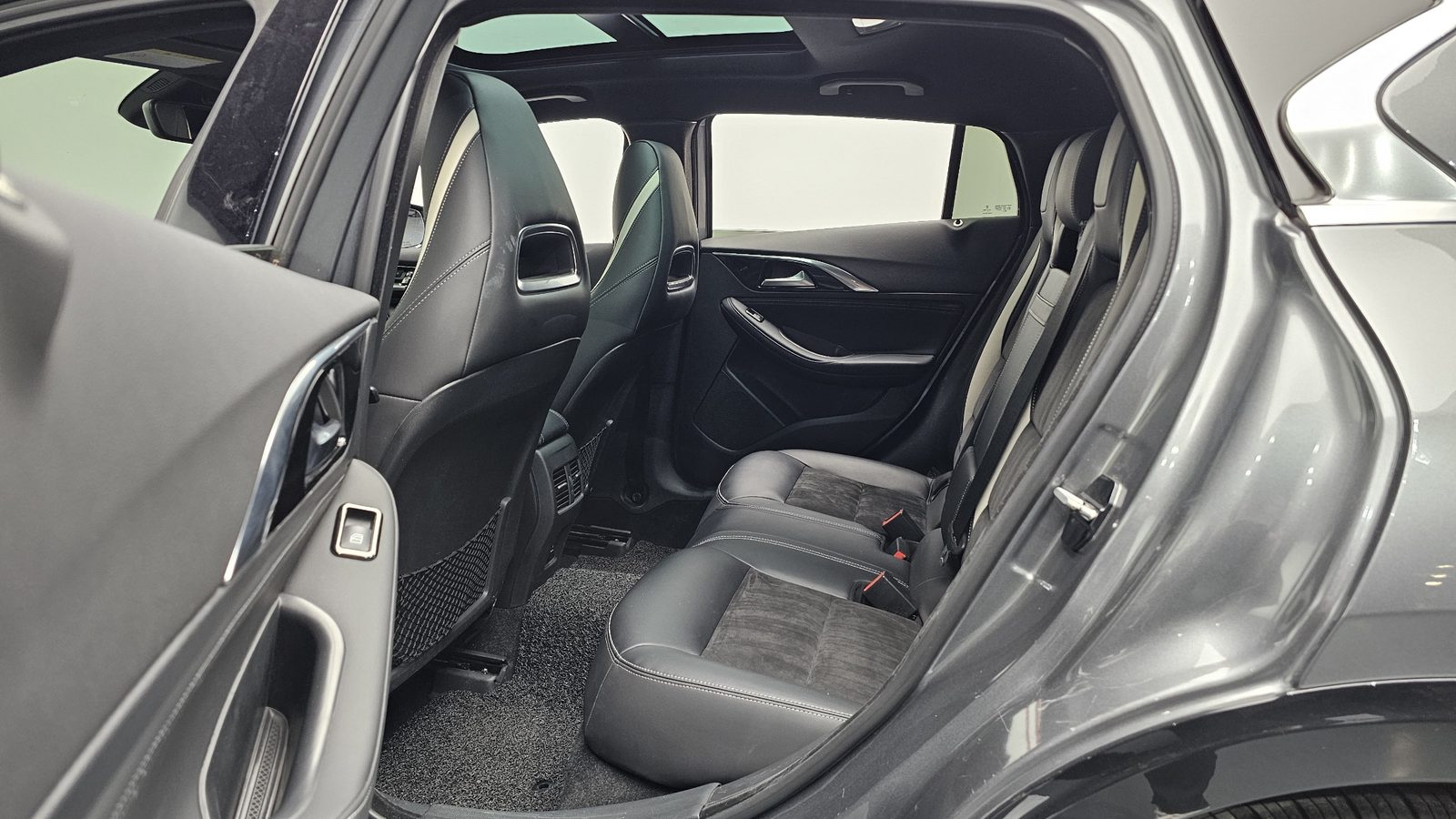 2017 Infiniti Q30