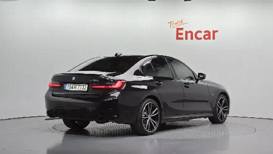 2023 BMW 3-Series 330e M Sport