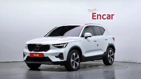 2024 Volvo XC40 B4 Ultimate Bright
