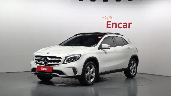 2017 Mercedes-Benz GLA-Class GLA220