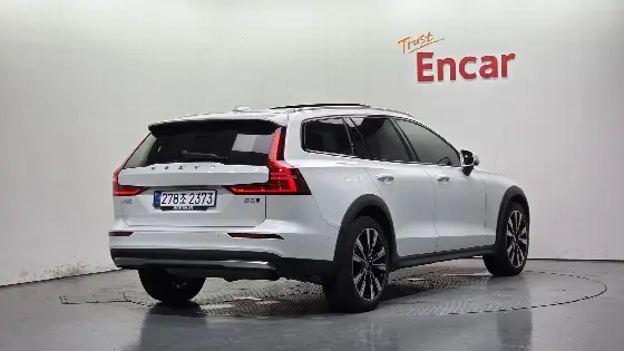 2025 Volvo V60 B5 Ultra AWD