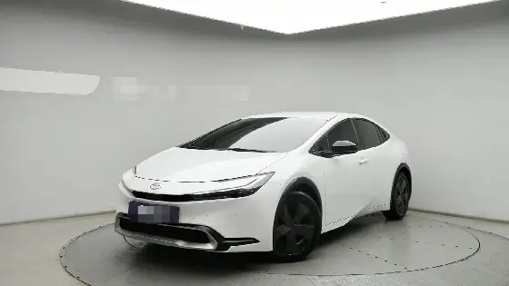 2023 Toyota Prius 2.0 PHEV SE
