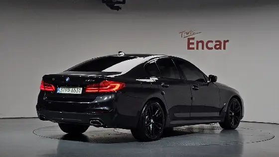 2020 BMW 5-Series 530e M Sport