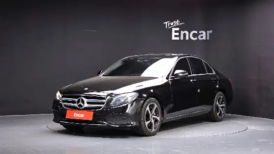 2018 Mercedes-Benz E-Class E300 4MATIC Avnatgarde