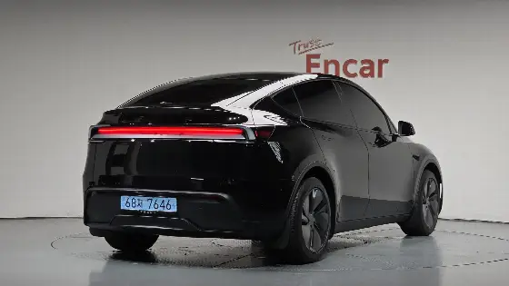 2025 Tesla Model Y RWD