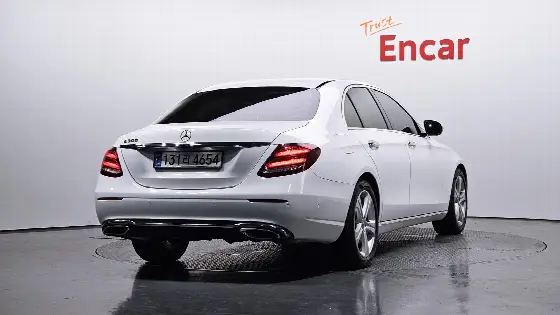 2017 Mercedes-Benz E-Class E200 Avantgarde