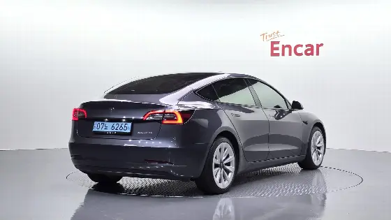 2022 Tesla Model 3 Long Range AWD