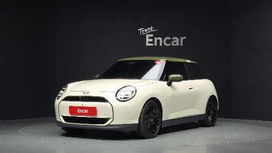 2026 Mini Cooper SE Paul Smith Edition