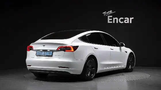 2022 Tesla Model 3 Long Range AWD