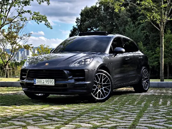 2021 Porsche Macan 2.0
