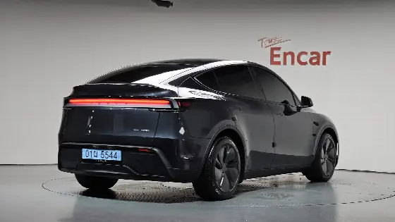 2025 Tesla Model Y Long Range AWD