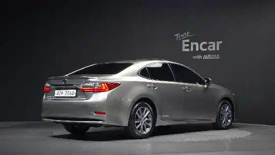 2017 Lexus ES Supreme