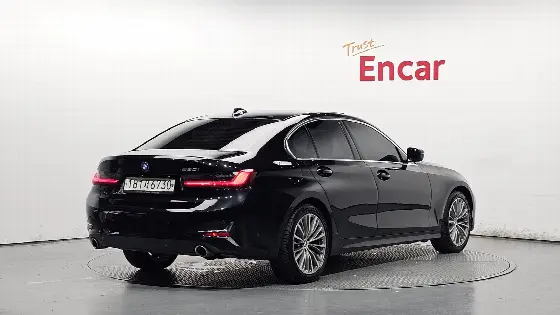 2019 BMW 3-Series 330i Luxury