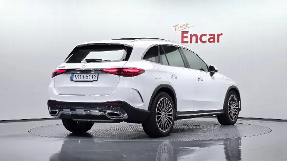 2025 Mercedes-Benz GLC-Class GLC300 4MATIC AMG Line