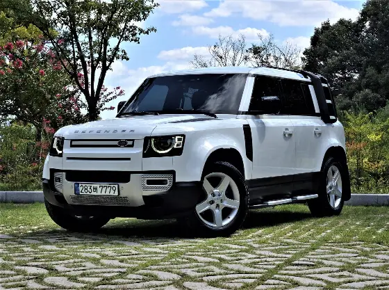2020 Land Rover Defender 110 D240 SE