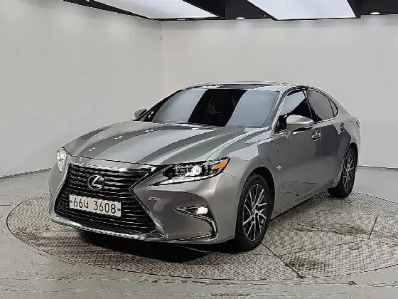 2018 Lexus ES Supreme