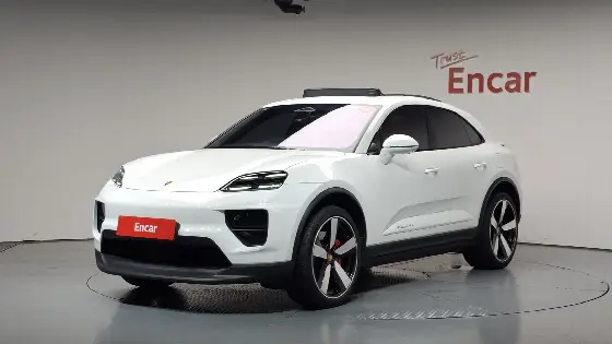 2025 Porsche Macan 4S