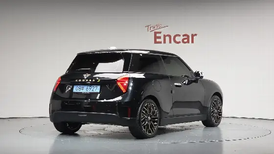 2024 Mini Cooper SE Favoured
