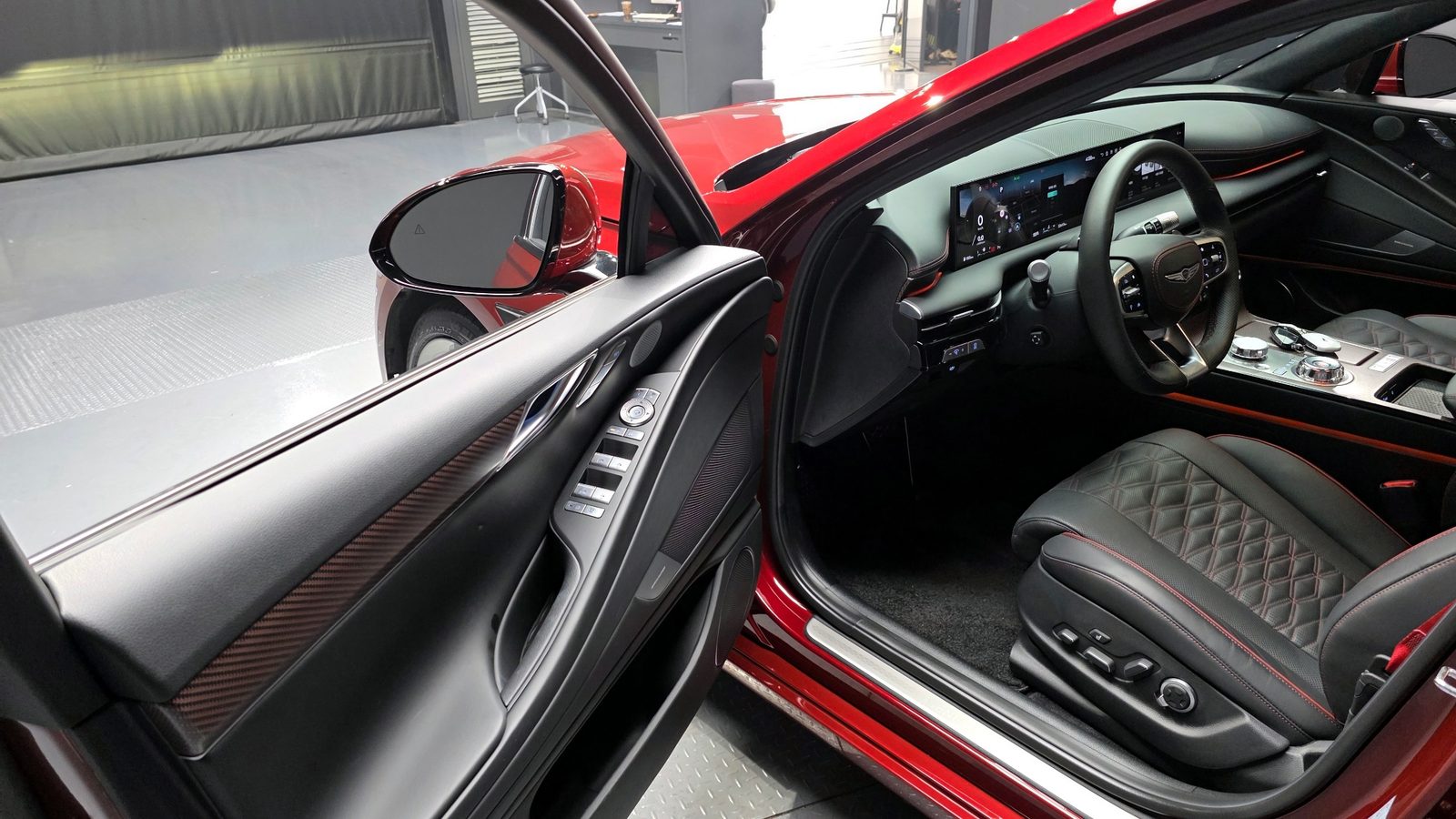 2025 Genesis G80