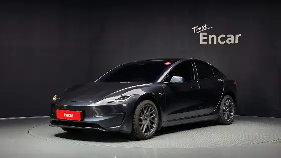2025 Tesla Model 3 RWD
