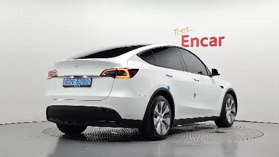 2024 Tesla Model Y RWD