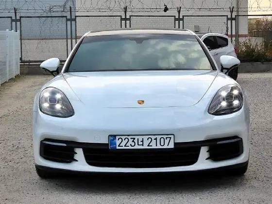 2018 Porsche Panamera 3.0 AWD