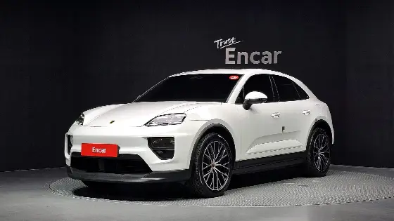 2025 Porsche Macan Base 4