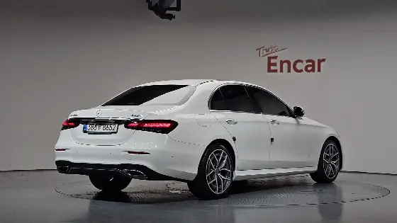 2021 Mercedes-Benz E-Class E220d 4MATIC AMG Line