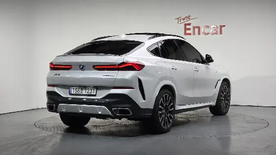 2025 BMW X6 xDrive40i M Sport
