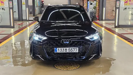 2025 Audi RS3 2.5 TFSI Quattro Carbon Edition