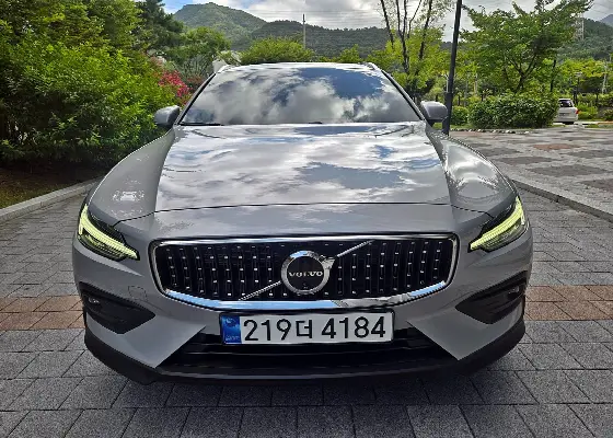 2023 Volvo V60 B5 Ultimate AWD