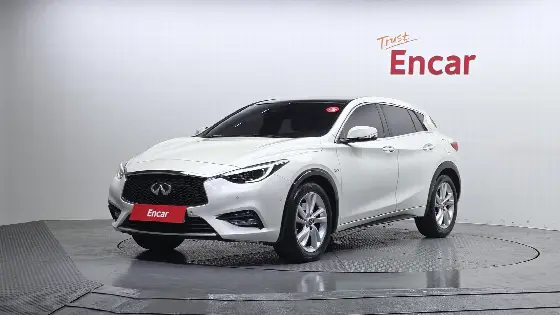 2019 Infiniti Q30 2.0 Essential