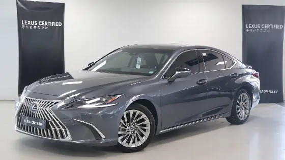 2025 Lexus ES Executive