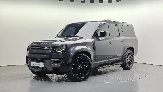 2024 Land Rover Defender 130 P400 Outbound